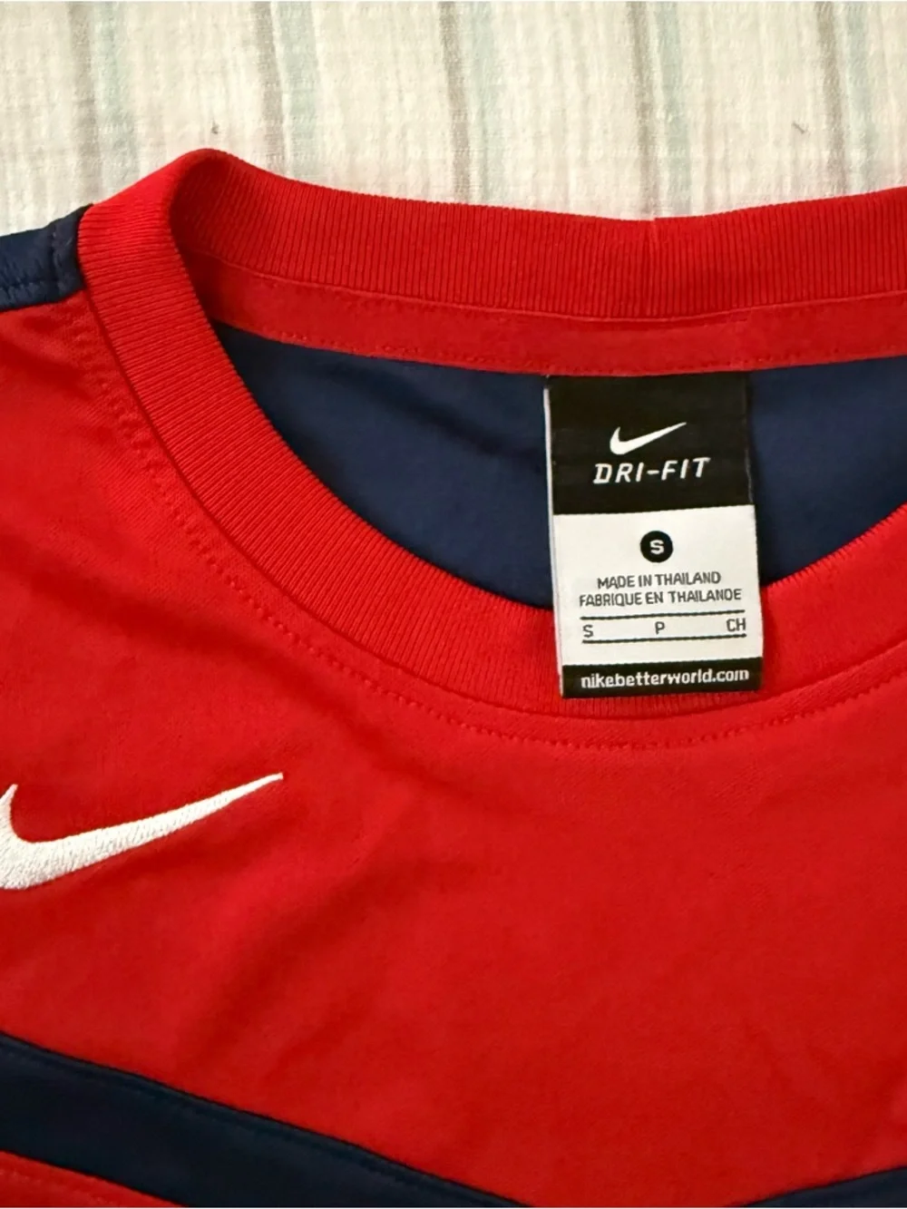 NIKE Womens Soccer Jersey Shirt 588408-411 Dri-Fit Blue/Red Size Small - Picture 2 of 6